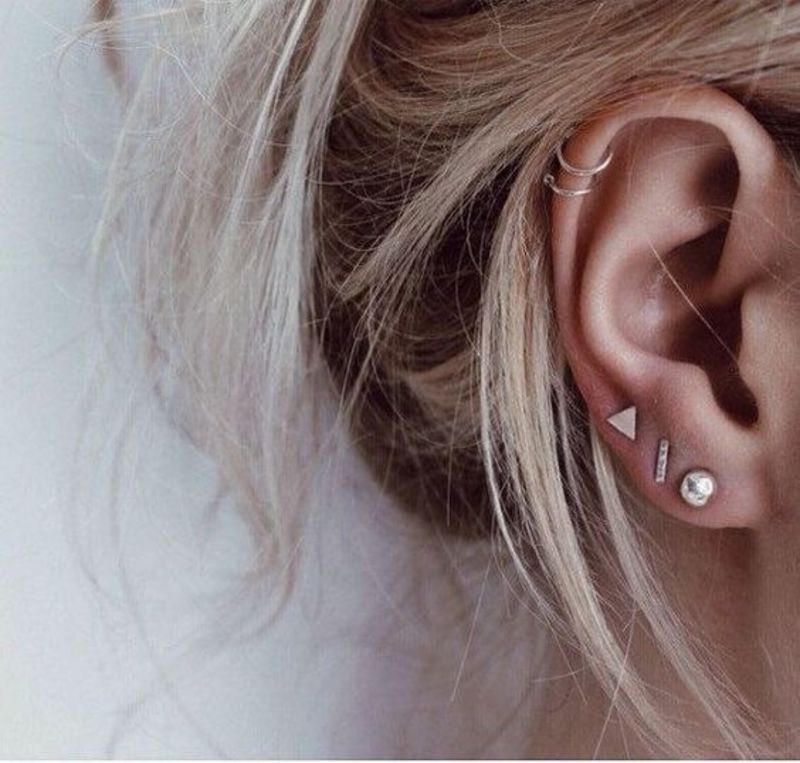 ear_piercing_11.jpg